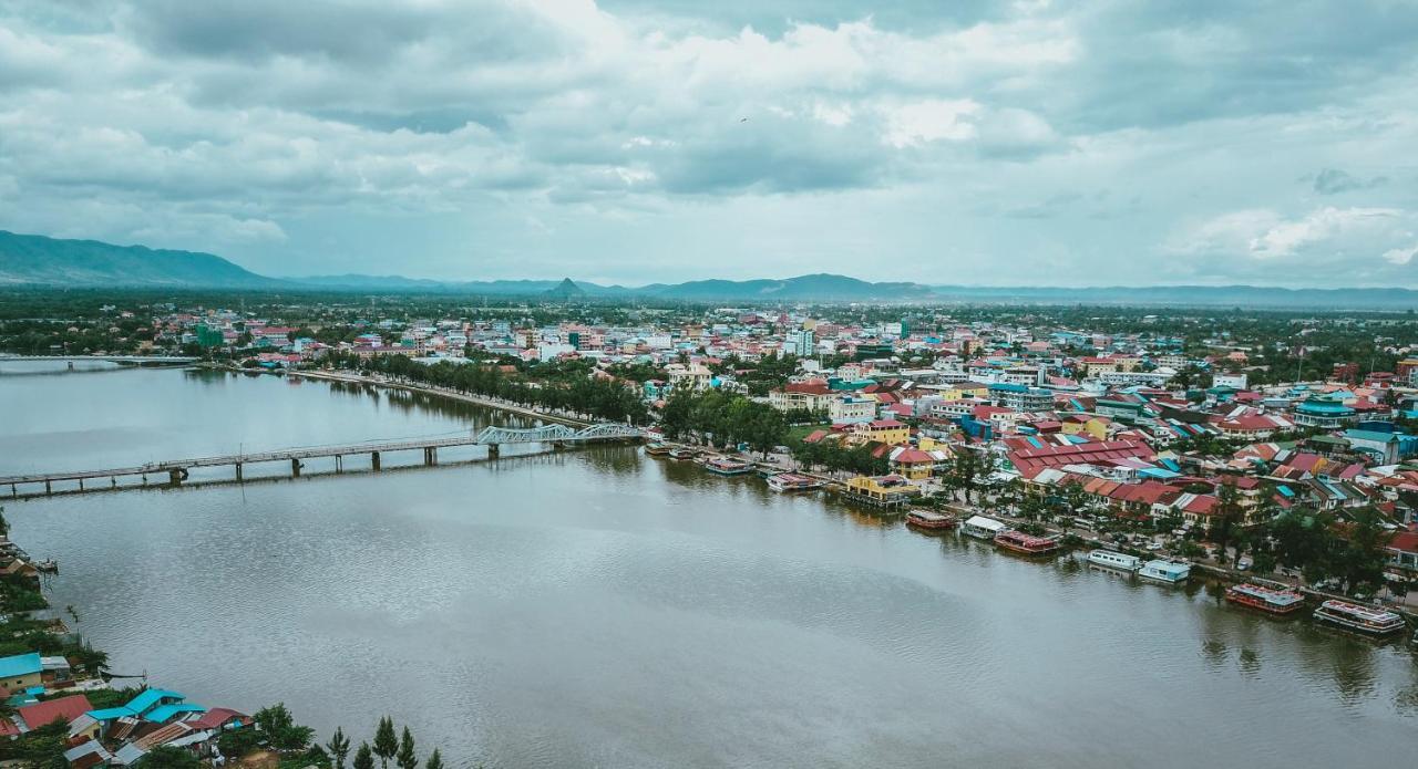 Makk Hotel Kampot Exterior photo